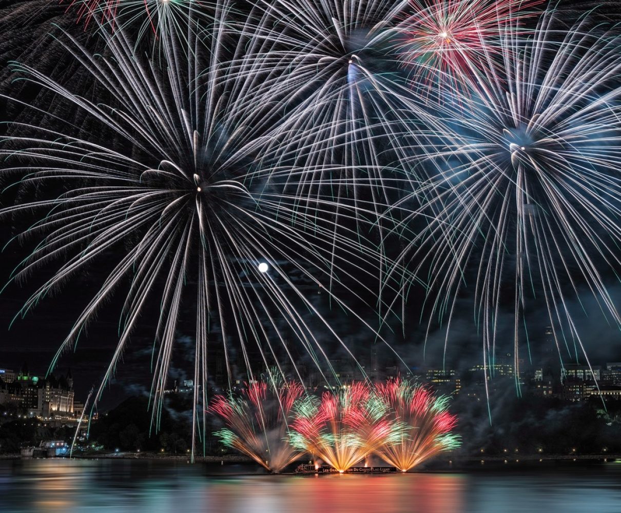 Grands-Feux-Spectacles-pyromusicaux-Large-2-1.jpeg